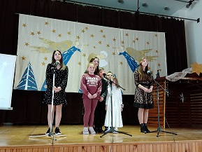 Występ uczniów z Ukrainy